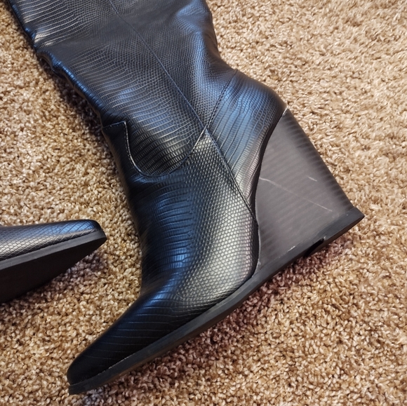 Shoedazzle Ynez black faux leather pointed toe wedge boots - Picture 9 of 16